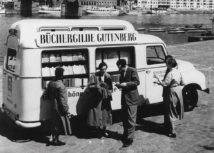 war auch schon unterwegs - der Büchergilde-Bus